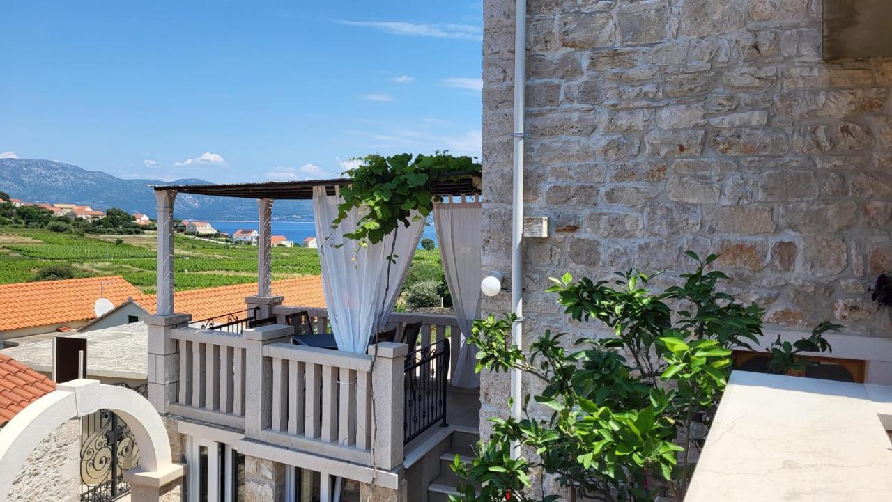 Stone House Apartments Didini Dvori Lumbarda Exterior photo