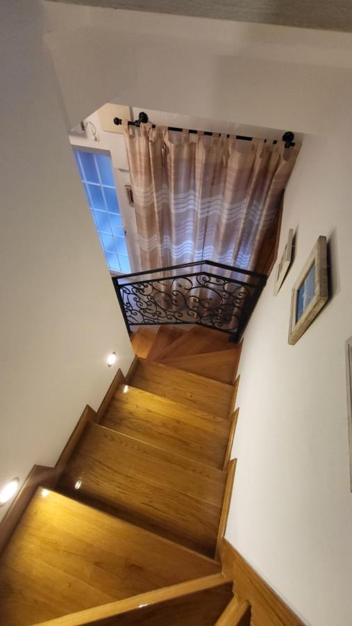 Stone House Apartments Didini Dvori Lumbarda Exterior photo