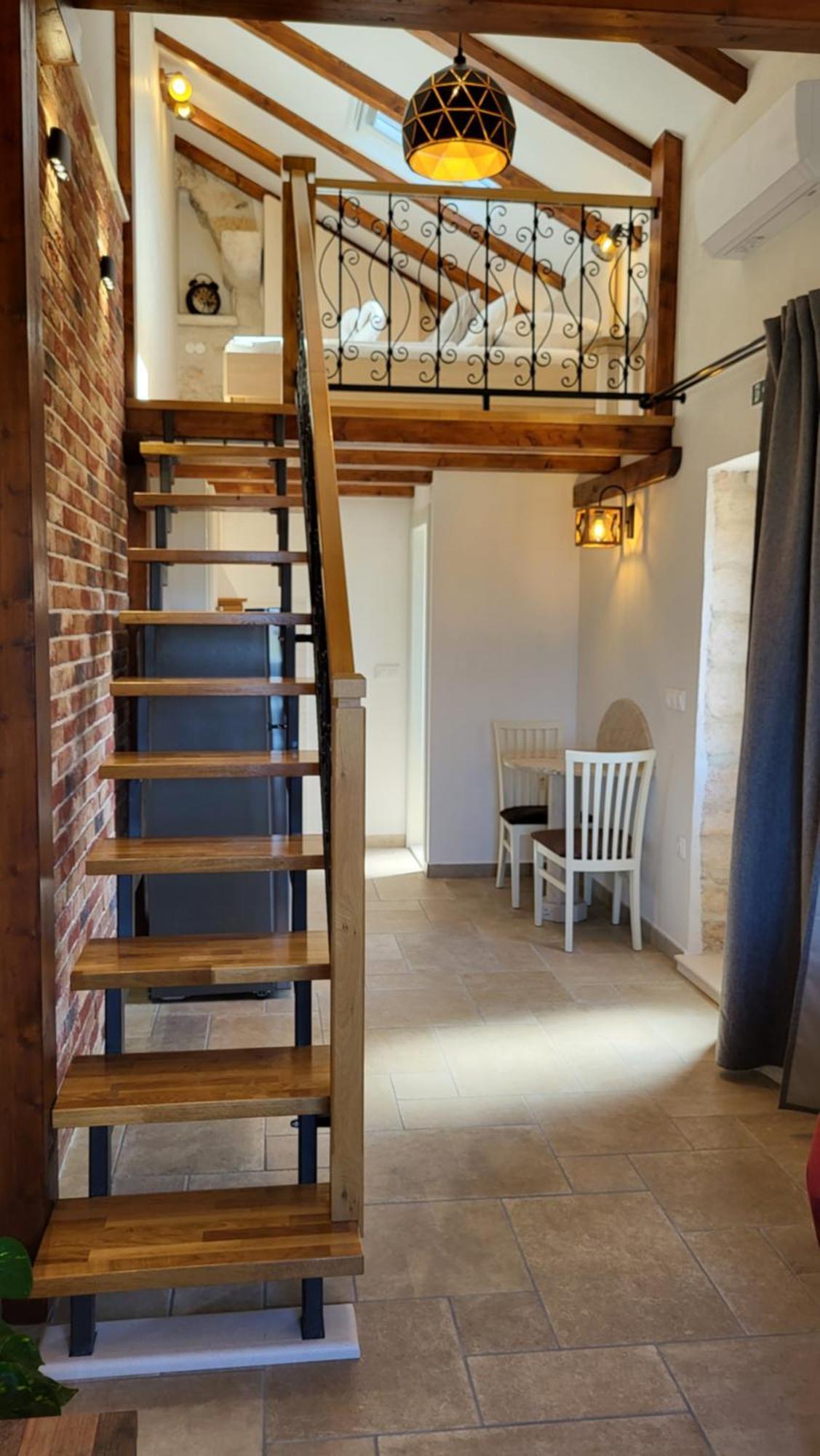 Stone House Apartments Didini Dvori Lumbarda Exterior photo